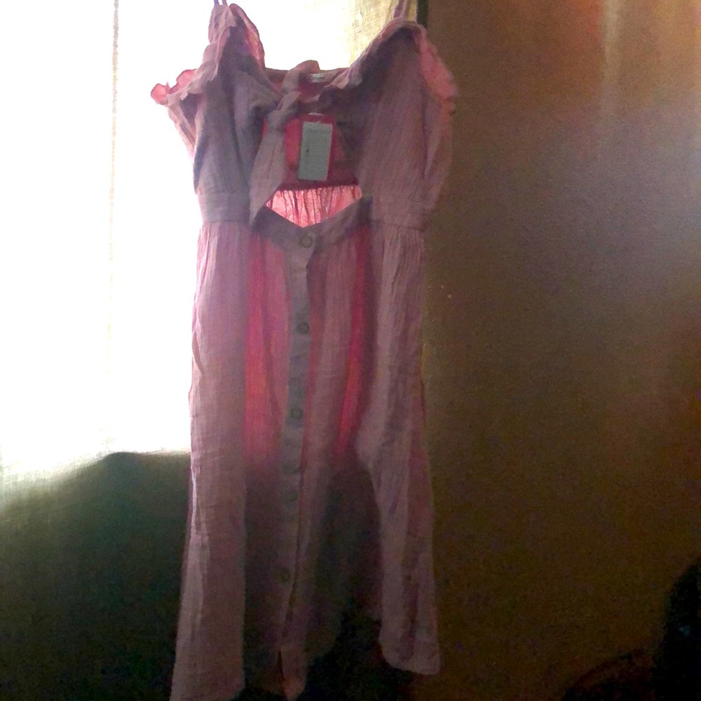 Its a really nice casual dress can wear anywhere casual party,beach, brunch